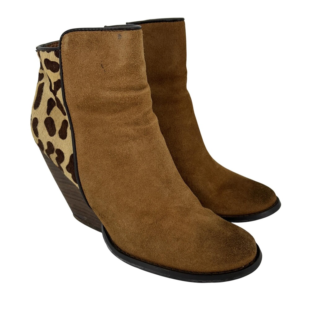 Very Volatile Chatter Boots Womens Size 7 Tan Suede Leopard Wedge Ankle Booties